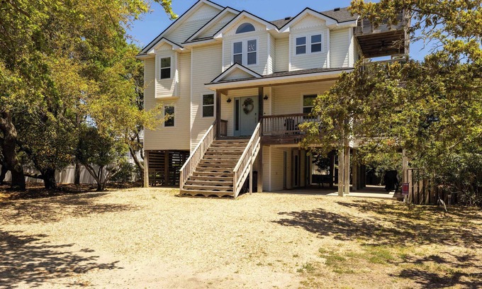 Duck Casa | Oceanside retreat with pool & spa, June Weeks Open