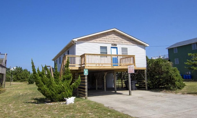 Kitty Hawk Casa | Oceanside, Screened Porch, Close to Shopping and Restaurants! KH146, Camelot