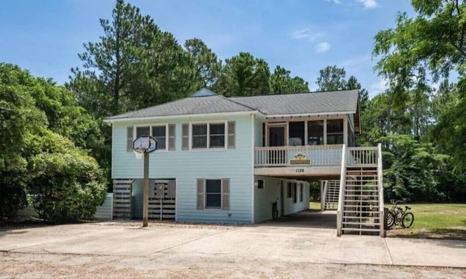 Corolla Village Casa | Oceanside/Walk2Beach/HeatedPool/Hot Tub/Pool Table