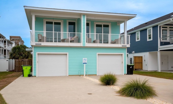 Wilmington Beach Condominio | First Pet Fee all Summer Long at Tide and Seek