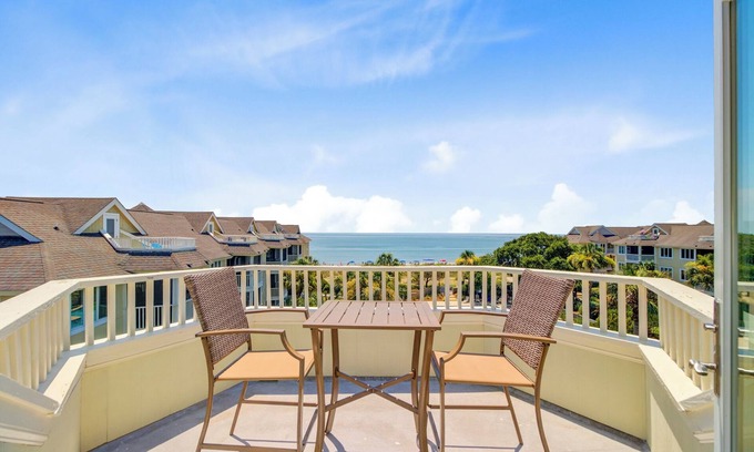 Isle of Palms Casa | OceanView Condo + Pool, Balcony & Beach Access | 304 D Port O Call by AvantStay