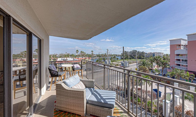 Belle Vista Condominio | Oceanview Escape | Peaceful & Scenic