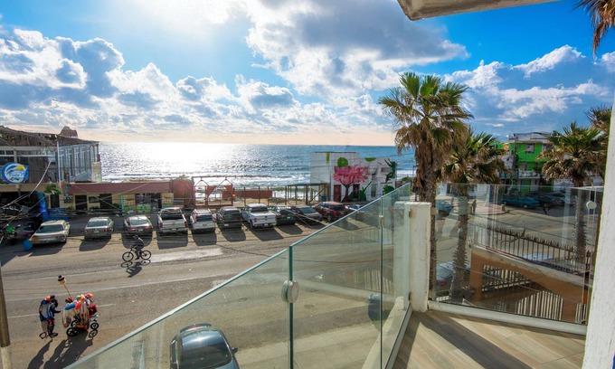 Playas De Tijuana Apartamento | OceanViews Gorgeous - 3 BDR w/ Free PKG Sleeps 10