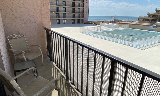 North Wildwood Apartamento | OCEANVIEWS!! POOLVIEWS!! SPACIOUS STUDIO IN THE REGENCY TOWERS!!