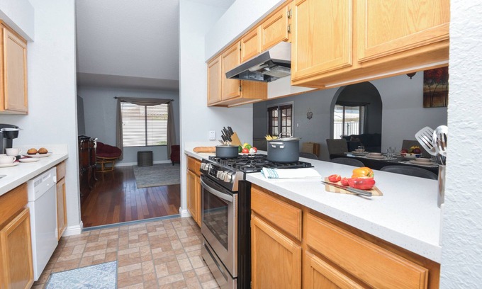 Yuma Casa | OCO-Heated pool for additional fee and spacious 4br home for your comfort.
