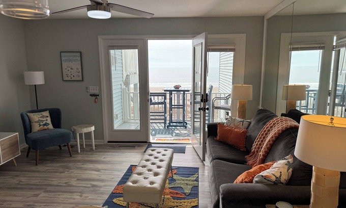 Ocean Isle Beach Condominio | Labor Day discounted 4-day stay available Ocean Front-steps to sand ,sun and fun