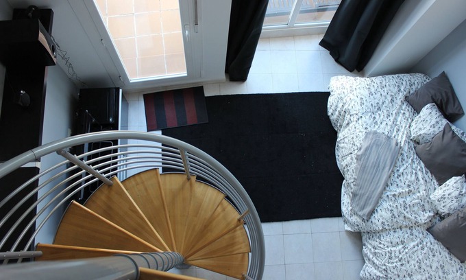 Vicalvaro Apartamento | Octavio Loft: Wifi /1.5 bathrooms /AA