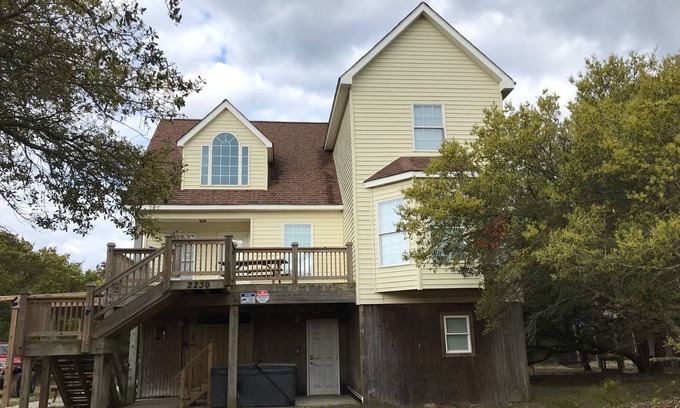 Carova Beach Casa | Octopus Oasis Carova Beach OBX WILD HORSES. 4x4/AWD is needed to access house.
