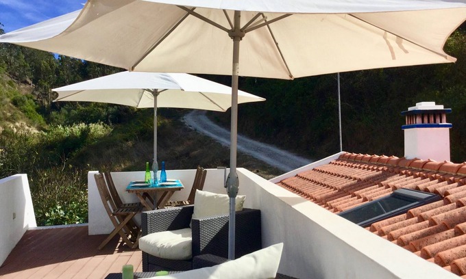 Baiona Casa | Odeceixe Valley House. A minutos de la playa. 2 habitaciones y Terraza Lounge