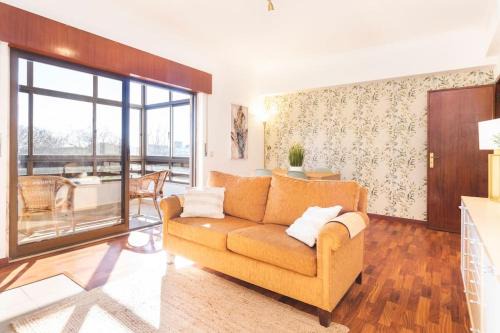 Paco De Arcos Apartamento | Oeiras 2 bedroom - Great for Holidays and Work