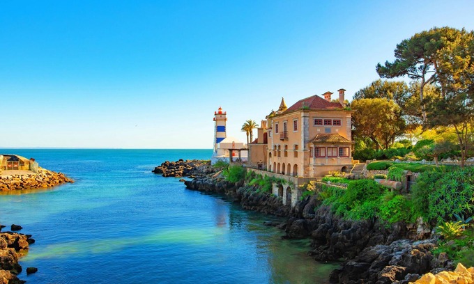 Oeiras Apartamento | Oeiras Elegant Retreat with Pool