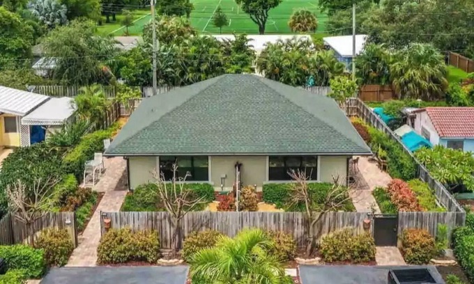 Victoria Park Casa | ❤️of Downtown/Duplex in Victoria Park!❤️
