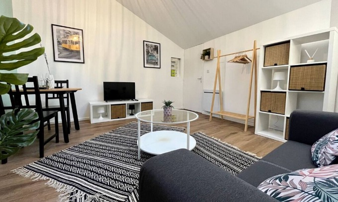Nevers Apartamento | Of sage and wicker