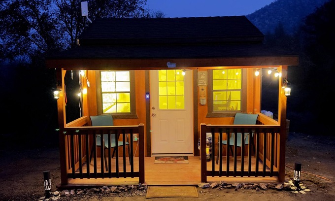 Squaw Valley Cabina | Off-grid 1-bed Cabin in Yokuts Valley