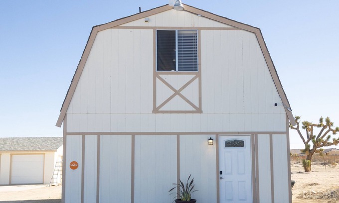 Lucerne Valley Casa | Off-roaders rejuvinate at the Cozy Corral!
