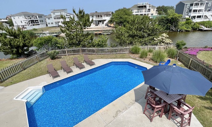 Sandbridge Casa | Pool, hot tub, family friendly, walk to beach.