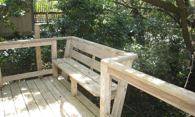Ocracoke Casa | Off The Beaten Path: Rodeado de árboles y muy bien aislado.
