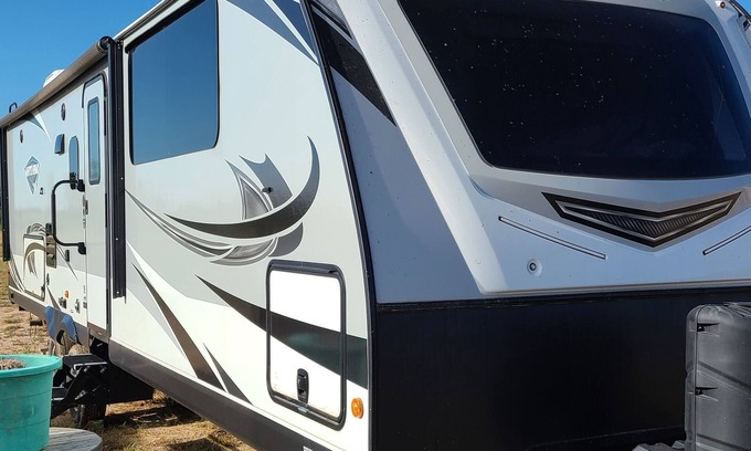 Chaves County Casa | "Off-the-grid" Jayco 32KBS White Hawk camper trailer