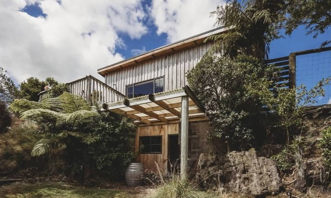 Kaimiro Cabina | The River Retreat - off the grid escape