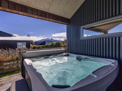 Ohakune Casa | Ohakune Holiday Home Retreat with Hot Tub