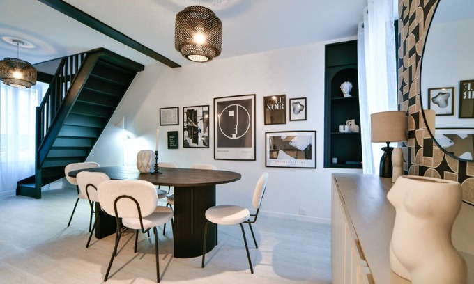 Vierzon Casa | Le Monochrome ~ Garden ~ Autonomous Arrival