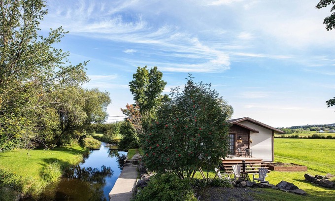 Sainte-Marguerite Casa | OJ River House - Boho House on the River