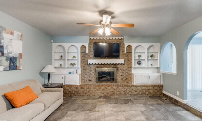 Oklahoma City Casa | OKC - NW 91st · Private Home - Quiet Neighborhood - Pet-Friendly