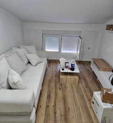 Leskovac Apartamento | Oki