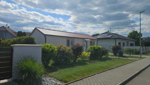 Olsany u Prostejova Casa | Olšany Home - útulný domek se zahradou a parkováním u Olomouce - house with garden and parking near Olomouc