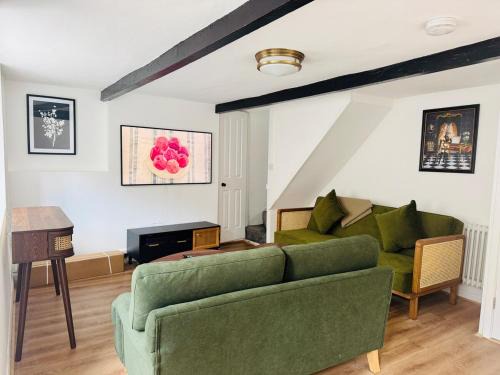 Headington Casa | Old Castle Cottage Retreat