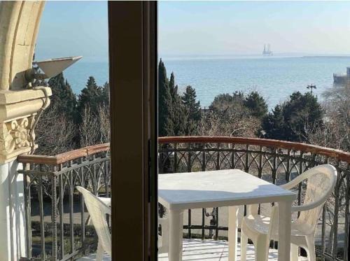Baku Old Town Apartamento | Old city sea view apartment by Bakuapart