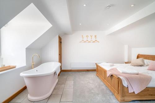 Chackmore Apartamento | Old Dairy Cottage - Cosy and Luxurious!