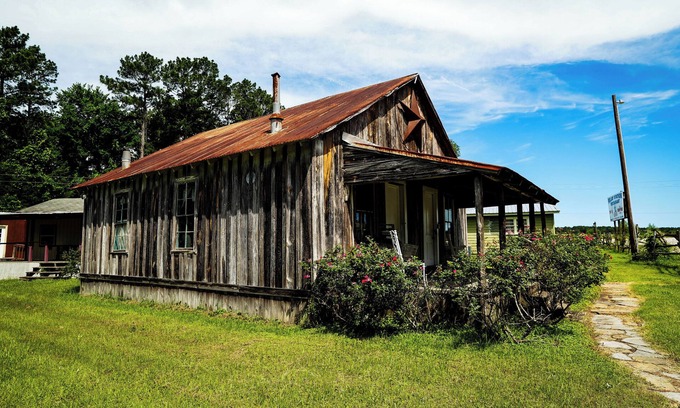 Plantersville Cabina | Old Fashioned 1930s Country Cottage Retreat in Plantersville - Near TX Ren Fest