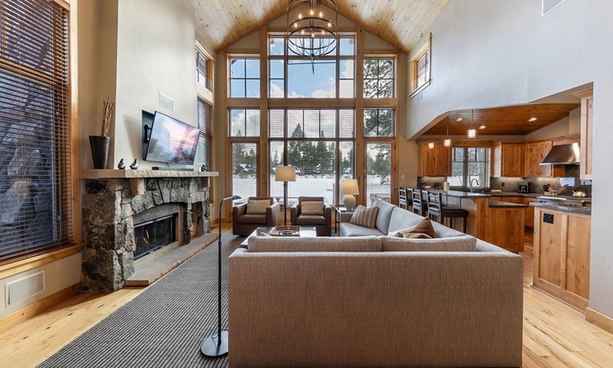 Truckee Casa | Old Greenwood Cabin 09