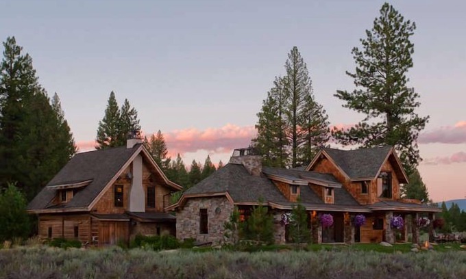 Truckee Casa | Old Greenwood Luxury Home ubicada entre los hoyos 17 y 18 con vistas de Northstar