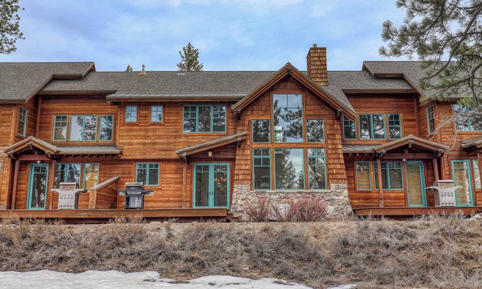 Truckee Casa | Old Greenwood Townhome 5B - Free Ski Shuttle