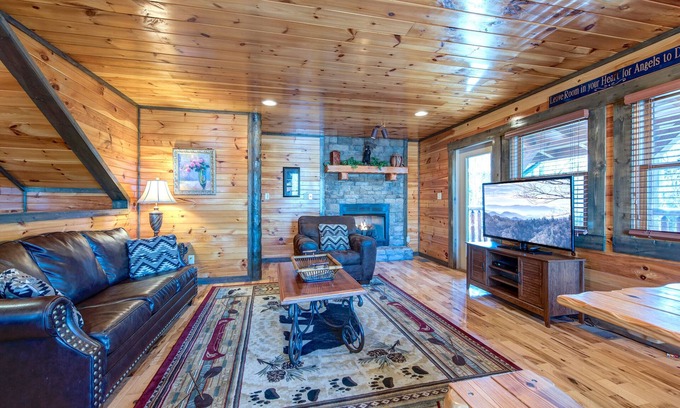 Hemlock Hills Cabina | Old Hickory Lodge, 4 habitaciones, capacidad para 18, WiFi, sala de teatro, jacuzzi