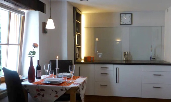 Altstadt Apartamento | Old historic residential tower in the old town of Constance