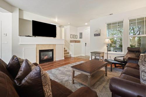 Southern Crossing Casa | Old Mill Magic