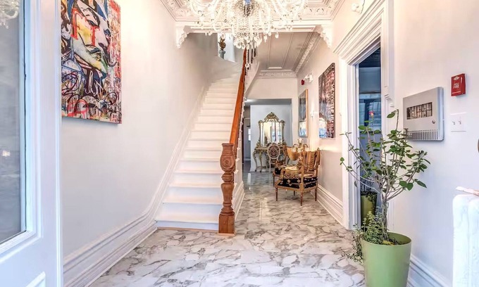 Ville-Marie Casa | Old Montréal Upscale Mansion 8 Full Insuite Bdr