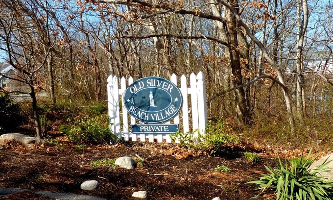 Silver Beach Casa | Old Silver Private Beach, 5 minute walk to white sandy shore!