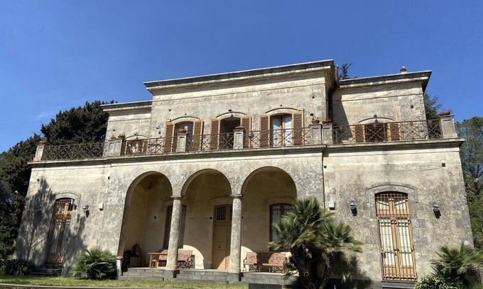 Piedimonte Etneo Villa | OLD STYLE VILLA - UPSTAIRS EXCLUSIVE APARTMENT