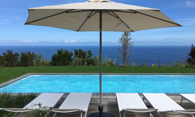 Nordeste Casa | Situado en lo alto de un acantilado con magníficas vistas al mar.