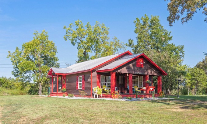 Lexington Cabina | Old Tennessee Homeplace between Jackson and Lexington, TN, 12 minutes from I-40