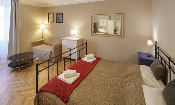 Stare Mesto Apartamento | OLD TOWN-3 BEDROOM 3 BATHROOM TEMPLOVA