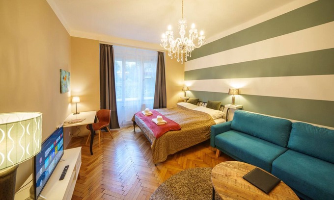 Stare Mesto Apartamento | CIUDAD ANTIGUA - DLOUHA BALCONY DLOUHA max 4 pers