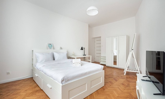 Old Town Apartamento | Old Town 5-Bedroom Apartment