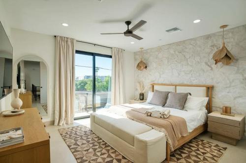 South Scottsdale Casa | Old Town Coolidge by HoZho