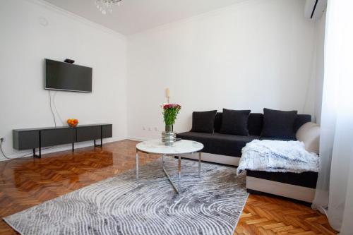 Savamala Apartamento | Old town river positive apartment