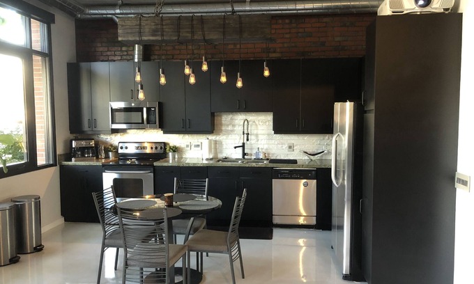 Brown and Stetson Business Condominio | Old Town Scottsdale NY-Style Upscale Smarthome Loft